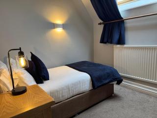 Oaklands Hotel - 3
