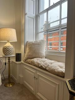 Spacious 2B Flat in Clement House - 5