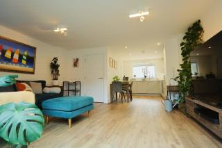Three Bedroom House in Easton - Bristol - 9