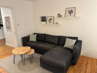 Stirling Haven: Charming 3B Apt in City Centre - 2