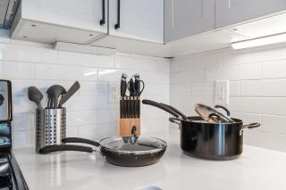 Modern 1BR with King Bed W,D Rooftop 10 mins to CC! - Philadelphia - 3