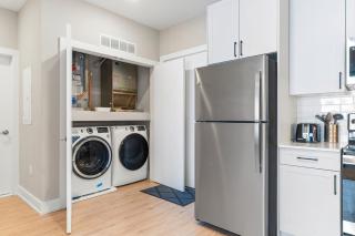 Modern 1BR with King Bed W,D Rooftop 10 mins to CC! - 1