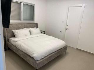 וילת אירוח שכונת הגמל האירוס 8 - 0