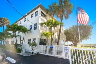 Pool Beachfront Studio - 1