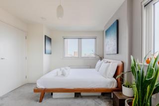 Sun Filled 2BD Flat With City Views Mile End - Londra - 2