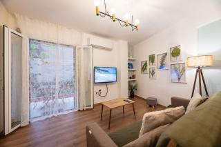Quiet Apartment with a Garden at Exarcheia - Atene - 9