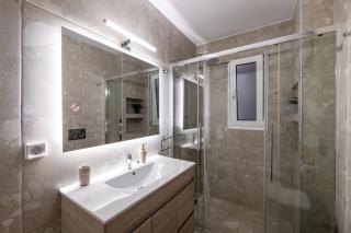 Quiet Apartment with a Garden at Exarcheia - Atene - 4