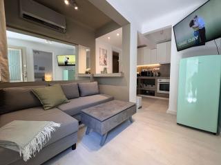 Diegos cozy Athens Apartment Walk to Acropolis - Atene - 0