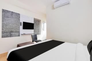 Hotel O A1 Premium AC Rooms - Pedda Waltair - 7