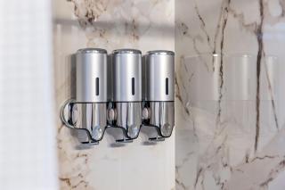 Island Gem-Riverfront, Near RMU SportsCenter-4 BR - 8