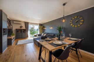 MY DALMATIA - Beach Apartment 74 with private garage - Split - 8