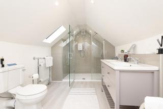 Superb House in Looe, Near Beach and Bars with Great Views and free access to a nearby Indoor Swimming Pool - 8