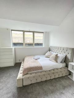 2 bedroom penthouse in Leicester - 7