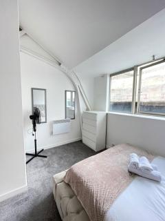 2 bedroom penthouse in Leicester - 5