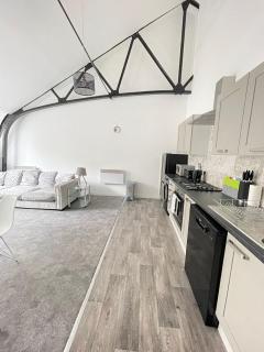 2 bedroom penthouse in Leicester - 3