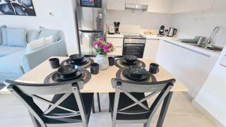 Camellia 1BR Waters Edge Yas Island Theme Parks - 2
