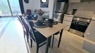Camellia 1BR Waters Edge Yas Island Theme Parks - Abu Dhabi - 5