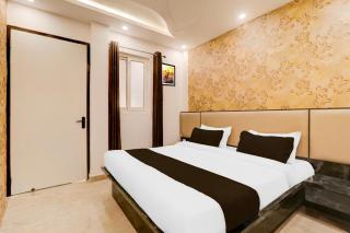 HOTEL O APPLE INN BEHIND STATE BANK OF INDIA - Alambagh - 8