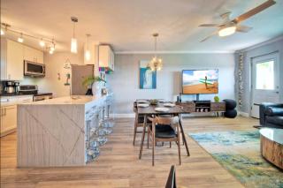 Sleeps 26 3 Island Retreat Condos w Beach Access 2 Pools Pickleball Views - 7