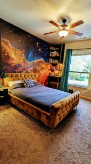 Kid friendly house with a hot tub & play area - 7