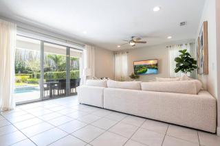 Fantastic 5BR Villa Near Disney - Priv. Pool SPA - 1