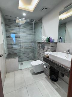 Luxury Apartment in Gold Crest Mall DHA Lahore Book Your Stay Now - Lahore - 4