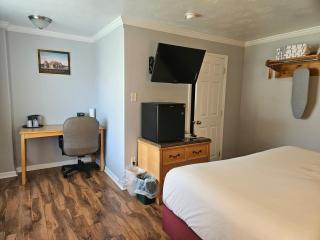 Captain's Inn and Suites - Alexandria Bay - 1