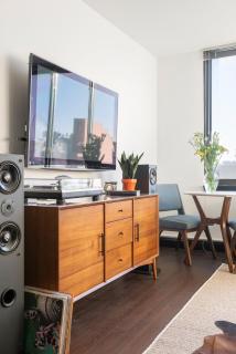 Stunning NYC Views! Free Gym! Doorman! Terrace! - 5