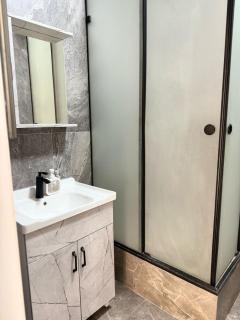 Однакомнатная квартира с новым ремонтам - 5