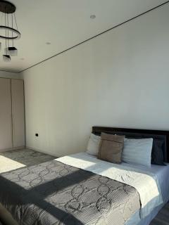 Однакомнатная квартира с новым ремонтам - 2