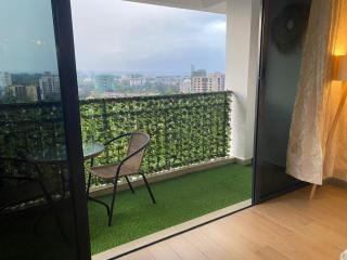 Modern retreat apartment with breathtaking city views heated swimming pool ,gym and ample parking - Nairobi - 1