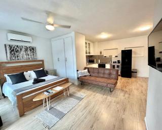 Ocean Waves Umdloti 2 Adults & 1 Child - Umdloti - 0