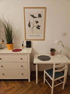 Lovely Riverside Rooms - 8