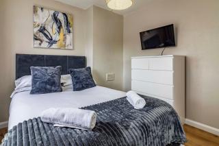 Entire Stylish Family Home with Free Parking - Nottingham - 0
