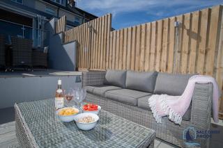 Stylish Sanctuary - Estuary Views - Outside Space - 6