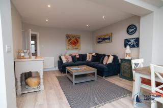 Stylish Sanctuary - Estuary Views - Outside Space - 2