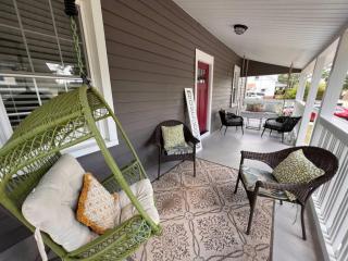 Historic Home in Downtown Greer Shop Eat & Sleep - 8