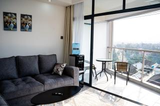 1 BR Stylish Haven with Skyline Views - Nairobi - 8