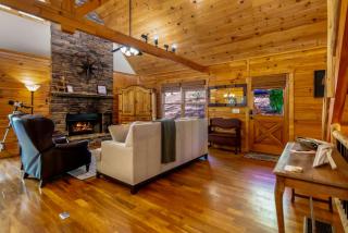New 3-3 Log Cabin Pond Hot Tub Wineries - Dahlonega - 7