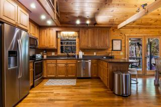 New 3-3 Log Cabin Pond Hot Tub Wineries - Dahlonega - 3