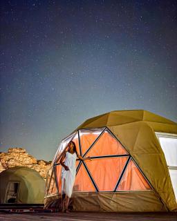 Rum Plaza Deseret Camp - 1