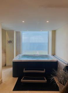Seaview and Poolside Apt 18 central location - Newquay - 2