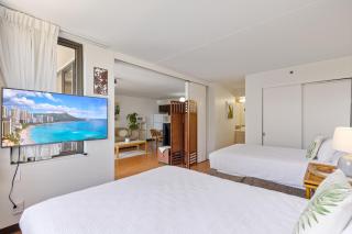 Experience Luxury at Waikiki Banyan-FREE Parking (11408) - Honolulu - 2