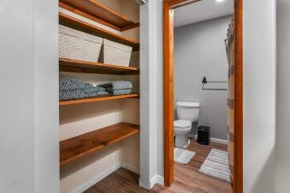 Lakeside Getaway includes Hot Tub pet friendly - 1