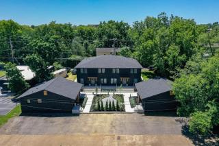 The Nomad: 4 1BRs 2 Studios 24-Guest Retreat - Nashville - 0