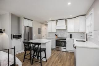 The Nomad: 4 1BRs 2 Studios 24-Guest Retreat - Nashville - 6