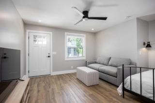 The Nomad: 4 1BRs 2 Studios 24-Guest Retreat - Nashville - 2