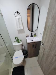 Apto urbano con Aire privado cool bien ubicado - Medellín - 7