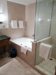 Rare 2Bedroom Hotel Apartment at Four Seasons Nile Plaza Stunning Nile View! - 0