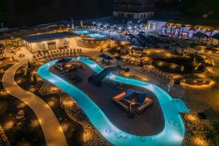 Smith Creek Resort - 5 Bedrooms 20 Guest - Indoor Pool - Resort Amenities - Pigeon Forge - 6
